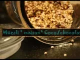 Recette Flocons d'avoine, billes de quinoa soufflées, noix de coco et chocolat