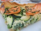 Recette Tarte au saumon, poireaux & courgettes