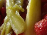 Recette Batons de rhubarbe confite a la fraise, jus d'orange