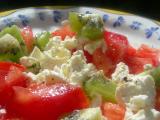 Recette Dans la série salade qui change ... la salade de tomates aux kiwis et fève tonka