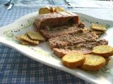 Recette Terrine d'orignal aux dattes, noisettes, romarin et poivre vert