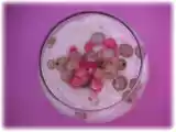 Recette Mousse de mascarpone à la praline, groseilles blanches et pastèque