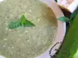 Recette Soupe de courgettes à l'oeuf battu au parmesan et basilic