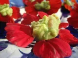 Recette Fleurs de capucine garnies de guacamole