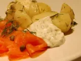 Recette Salade tiède de pommes de terre, saumon fumé et sauce à l'aneth