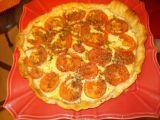 Recette Tarte au cantal entre deux et tomates