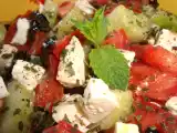 Recette Salade grecque : féta, concombre, tomates et olives noires