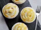 Recette Cupcakes au chocolat blanc, poires caramélisées et ananas.