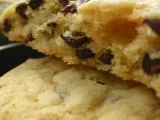 Recette Crispy cookies: pépites de chocolat noir et noix ou pépites de chocolat blanc et pralin