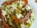 Recette Copieuse salade d'hiver : endives, roquefort, noix & lard croustillant