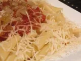 Recette Penne sauce tomate et oignons caramélisés