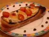 Recette En plein dans les cartons - tartine aubergines-chèvre-tomates cerises