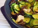 Recette Wok de poulet au gingembre / courgettes / champignons noirs