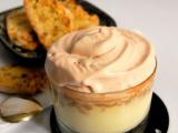 Recette Crème au chocolat blanc, chantilly à l'orange sanguine et biscotte aux pignons