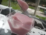 Recette Petites crèmes au lait de coco-sirop de fraises