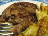 Recette Steaks hachés à la brésilienne, poireaux crémeux au four