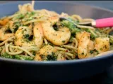 Recette Spaghetti aux crevettes et au pesto de fanes de radis