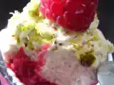 Recette Verrine de framboises-amandes à la chantilly de pistache