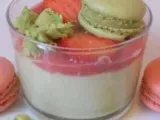 Recette Mousse de pistaches fraises macarons