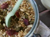 Recette Granola maison aux riz soufflé, cranberries & pistaches