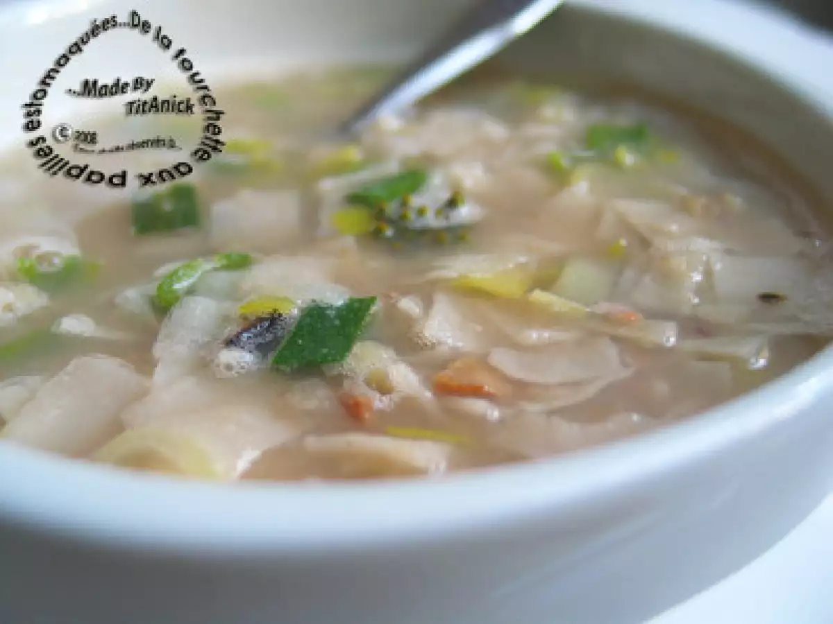Recette Soupe de châtaignes aux poireaux, graines de fenouil et petites pâtes