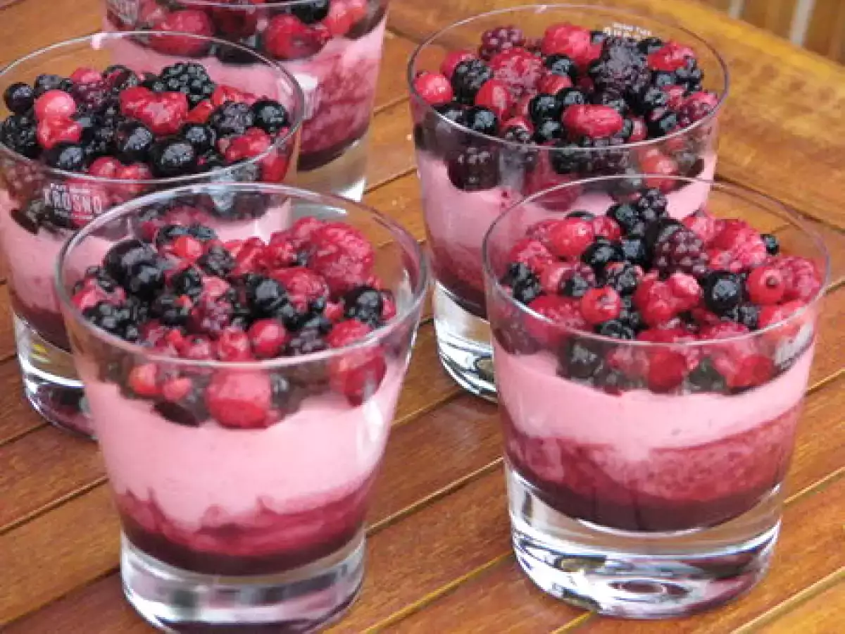 Recette Verrines à la mousse de fruits rouges
