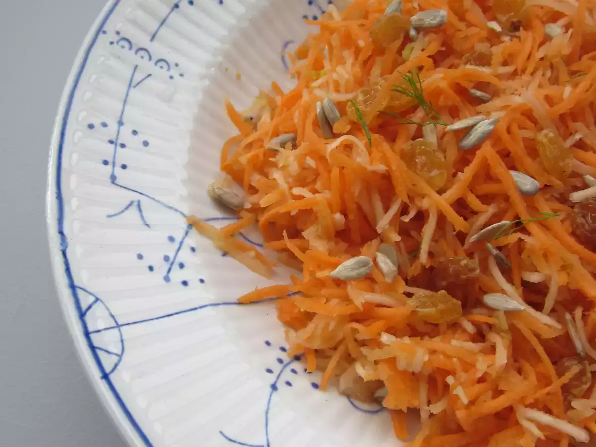 Recette Carottes et fenouil râpés, graines de tournesol et raisins de corinthe