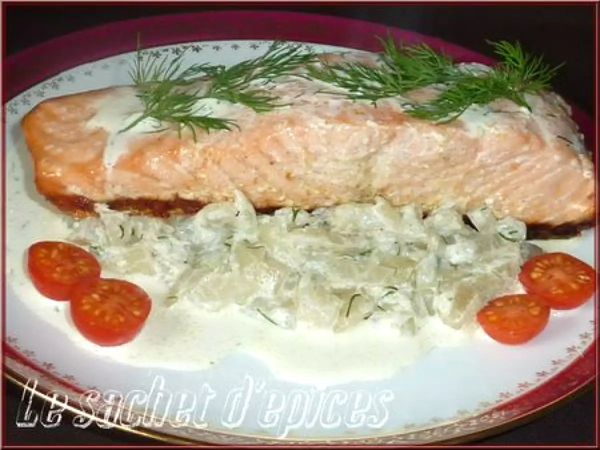 Recette Pavé de saumon et sa sauce à l'aneth sur compotée de fenouil