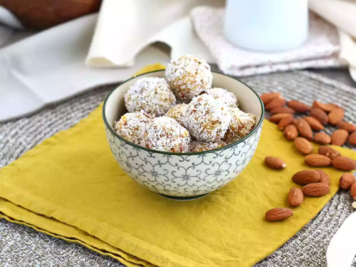 Recette Energy balls à l'abricot, au thé vert et à la noix de coco