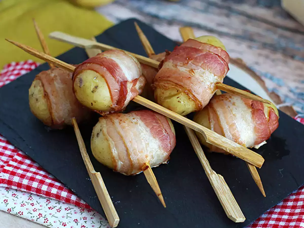 Recette Brochettes apéritives de pommes de terre et poitrine fumée
