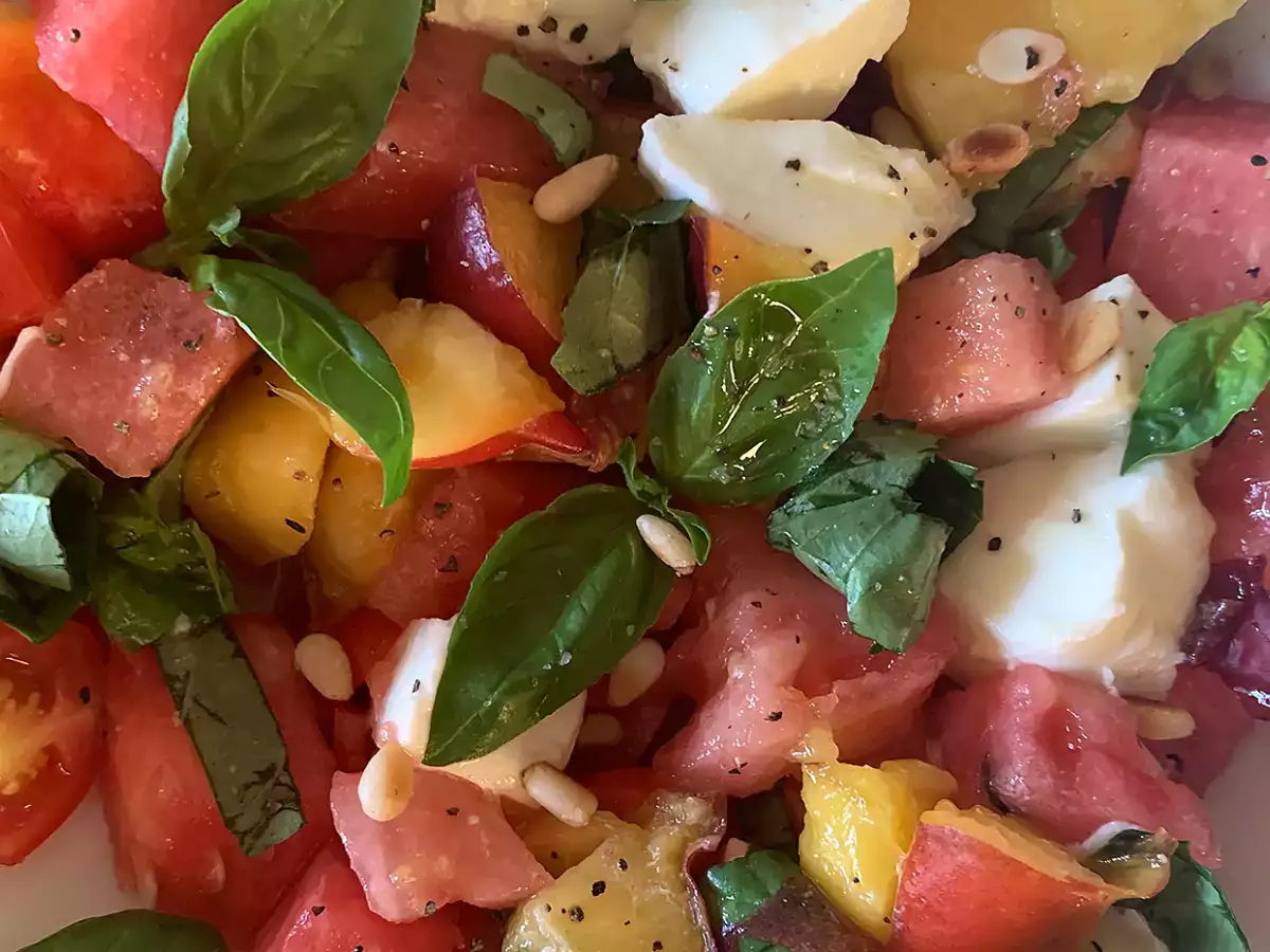 Recette Salade estivale à la pastèque, tomate et brugnon
