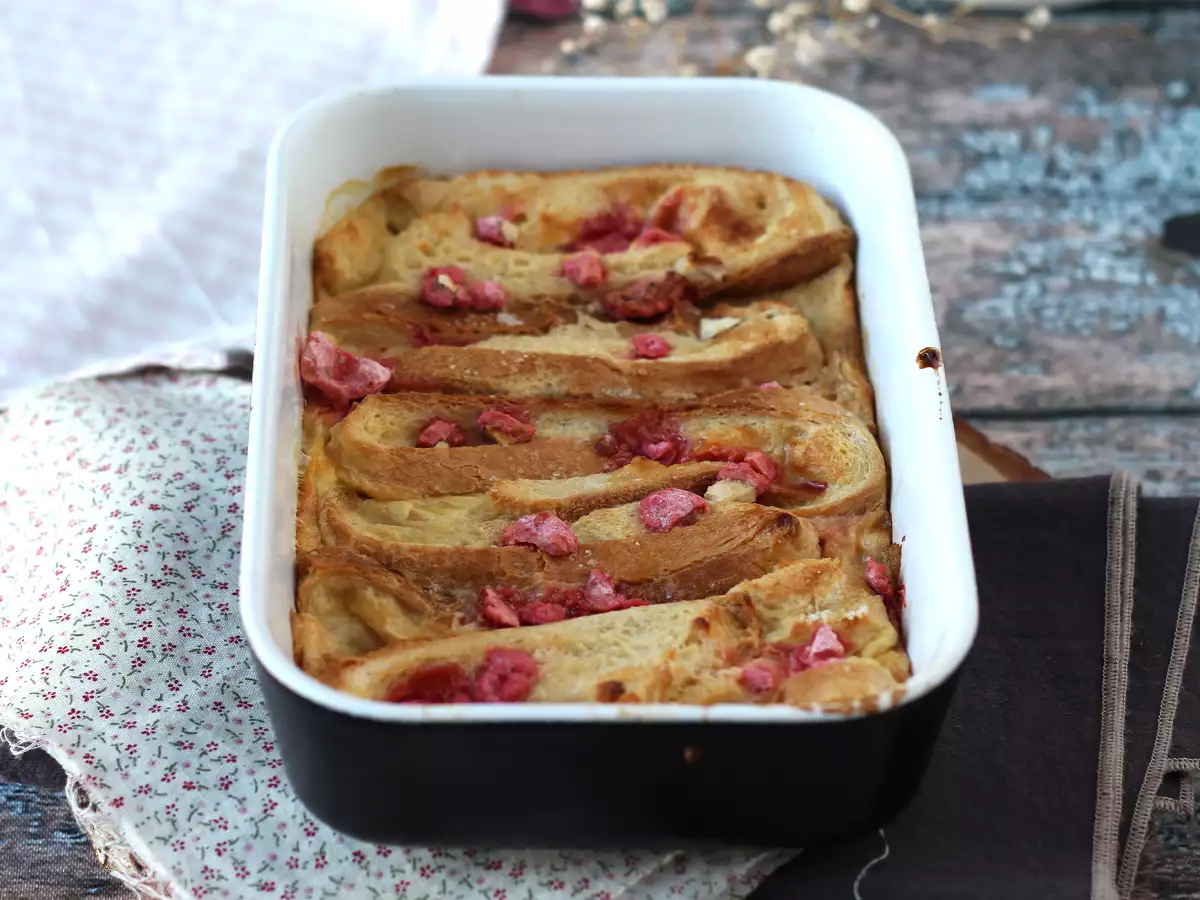 Recette Pain perdu au four, topping pralines roses, recette ultra gourmande