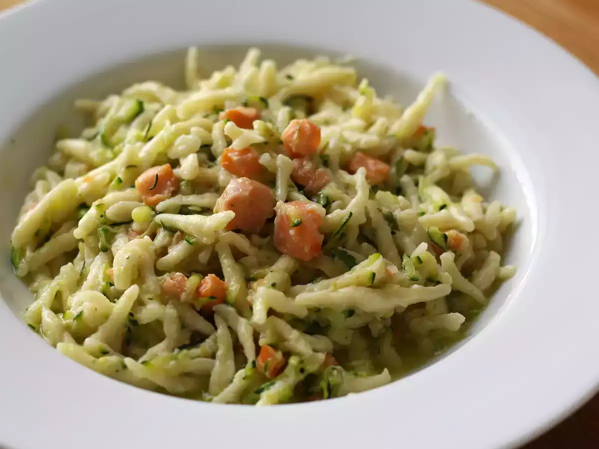 Recette Pâtes au saumon et aux courgettes