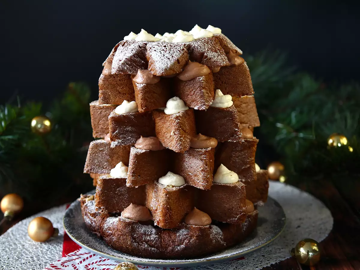 Recette Brioche pandoro farcie à la crème de nutella et à la crème vanille en forme de sapin de noël