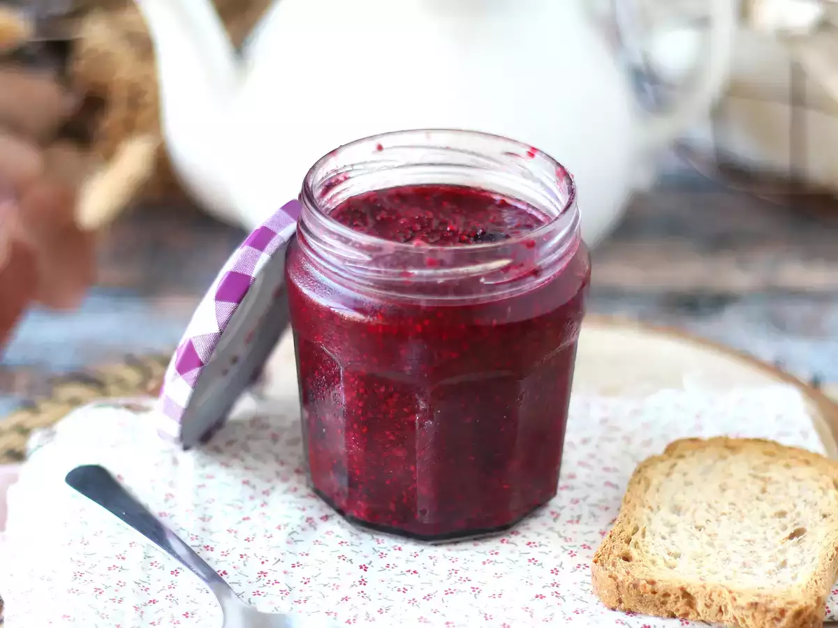 Recette Confiture saine aux fruits rouges et graines de chia