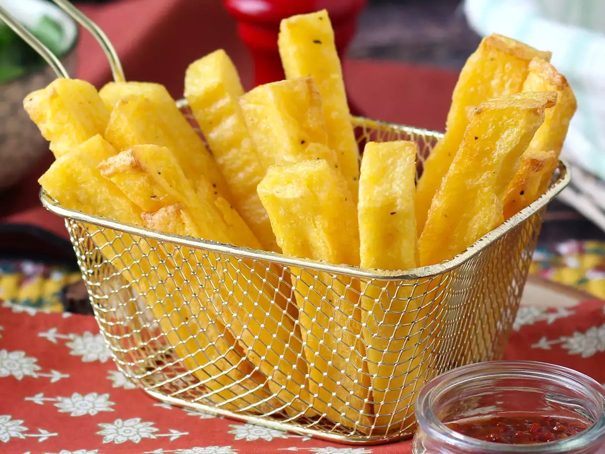 Recette Bâtonnets de polenta au airfryer : recette facile, saine et croustillante!