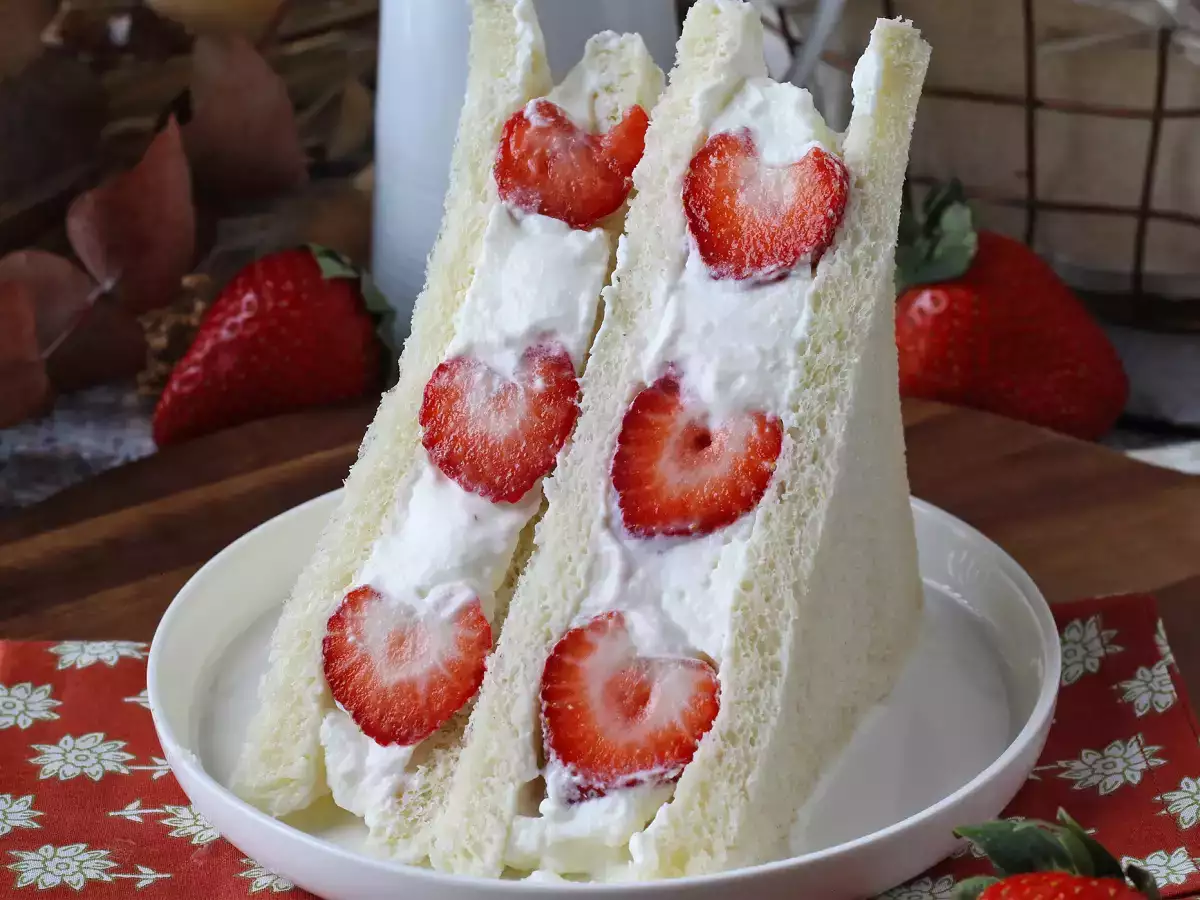 Recette Ichigo sando, le sandwich aux fraises japonais!