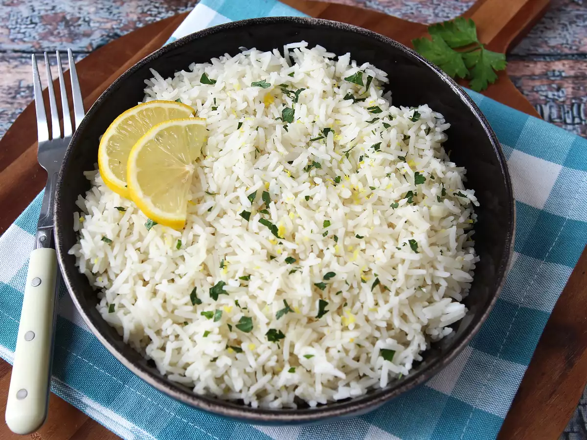 Recette Riz au citron facile : l'accompagnement parfait pour le poisson !