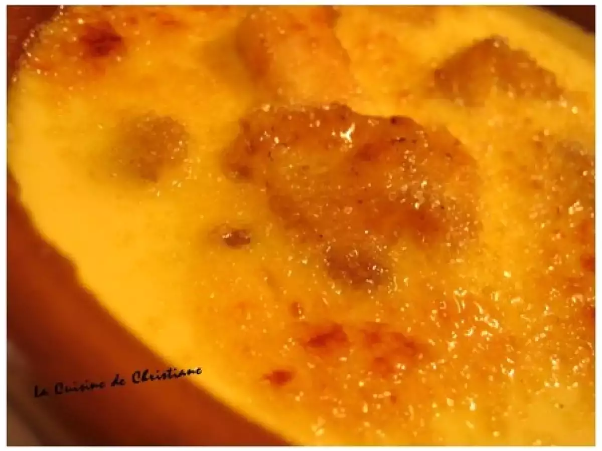 Recette Creme brulee aux pommes, raisins secs et rhum