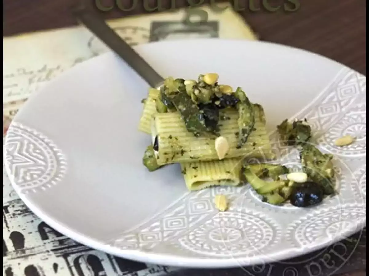 Recette Rigatoni au pesto et aux courgettes grillées