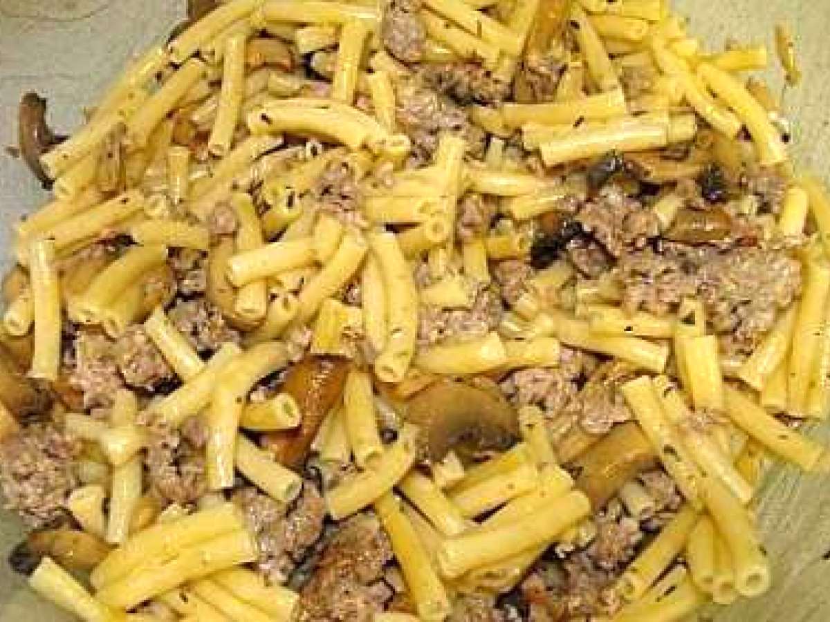 Chair à saucisse, pâtes et petits champignons, Recette Ptitchef