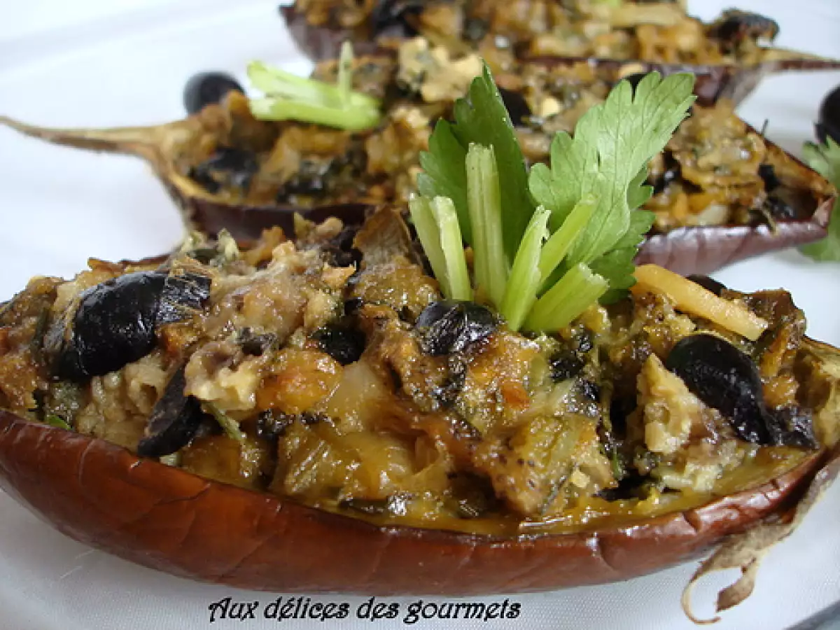 Recette Aubergines farcies au poivron et aux olives