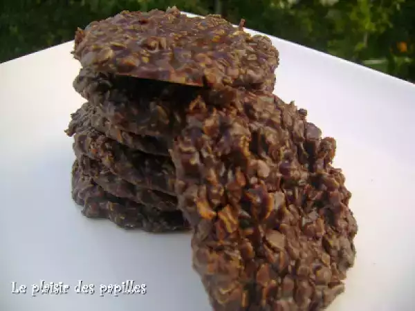 Recette Biscuits au gruau, chocolat et beurre d'arachides sans cuisson