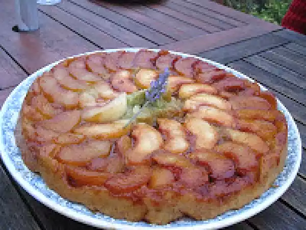Recette Tatin de pêche rhubarbe à la lavande