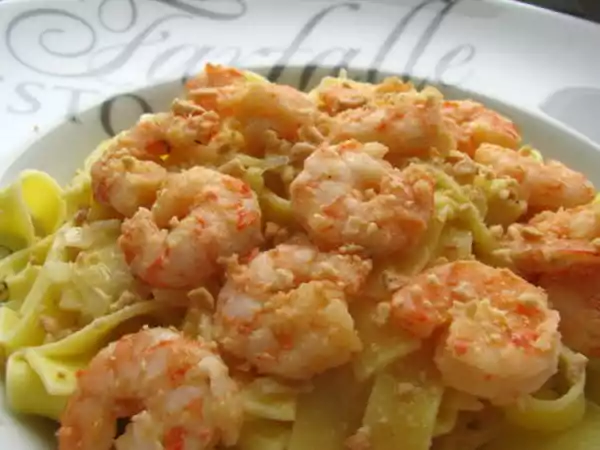 Recette Tagliatelles aux crevettes - curry et noix de cajou