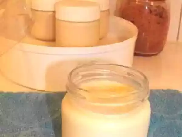 Recette Yaourt au chocolat blanc & noix de coco caramélisée