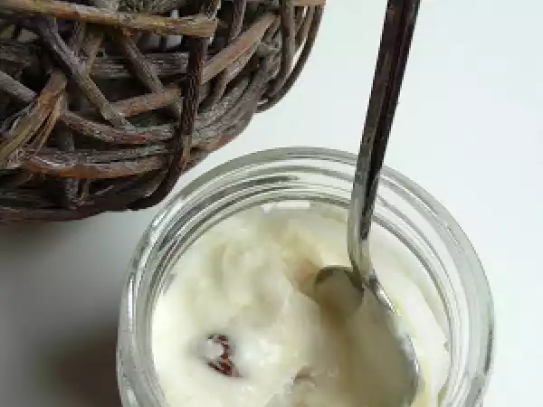 Recette Yaourts poires, amandes, raisins secs