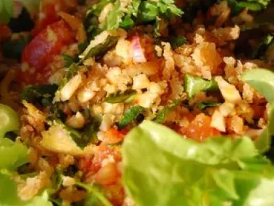 Recette Salade de miettes de poisson croustillantes - yam plaa