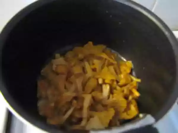 Recette Potage d'asperges et de chanterelles au madère