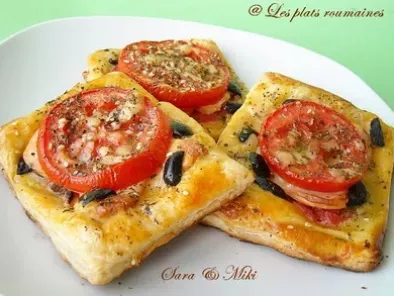 Recette Tarte feuilletée avec tomates, saucisse et olives